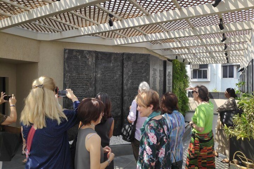 Tourists visiting Nariman Lighthouse Memorial