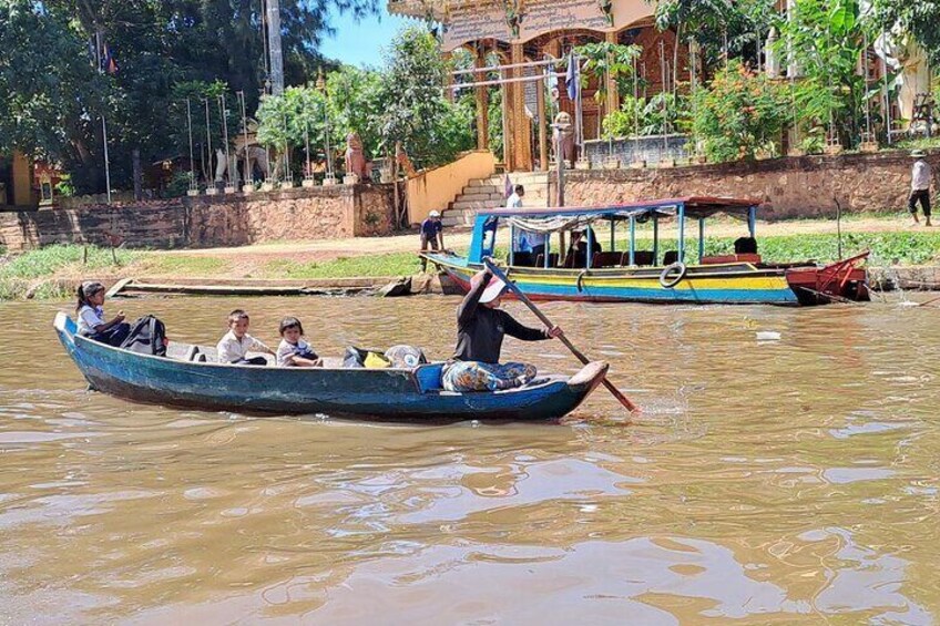 Kompong Pluk floating Village 