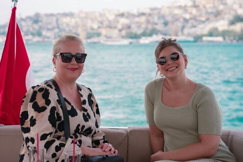 Private Sightseeing Cruise on Luxury Yacht Istanbul