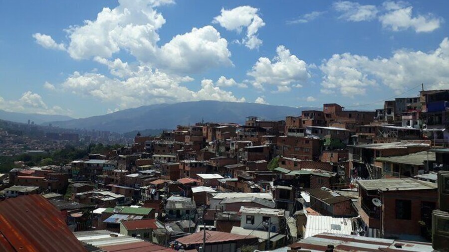 Comuna 13, Graffiti tour Medellin