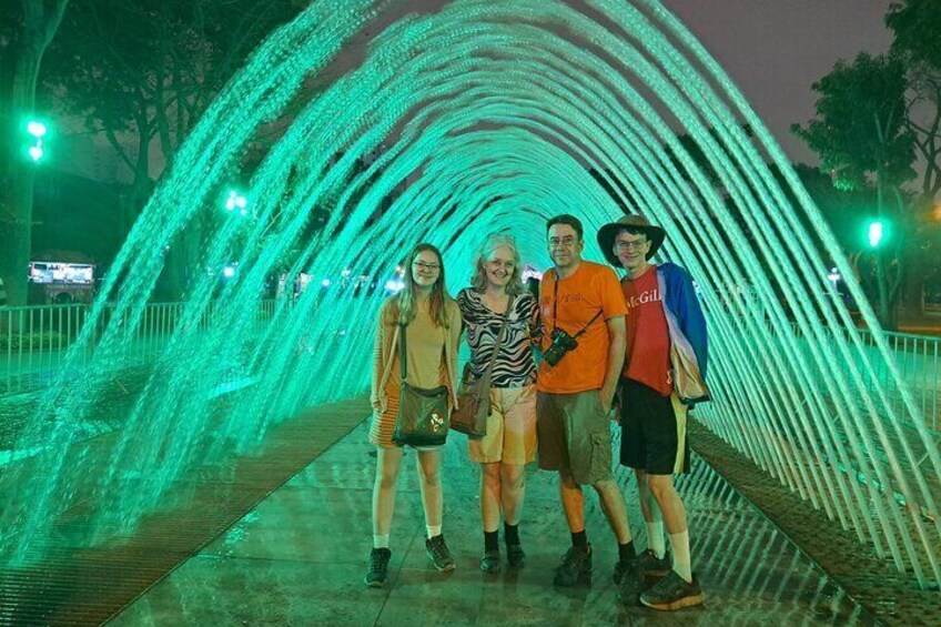 Lima: Water Magic Circuit, Historic Downtown & Catacombs Night Tour