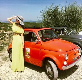 Paseo por la Toscana en un Fiat 500 antiguo con comida en una bodega de vin...