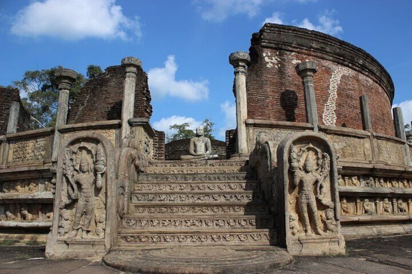 Polonnaruwa Vata-dage Image House