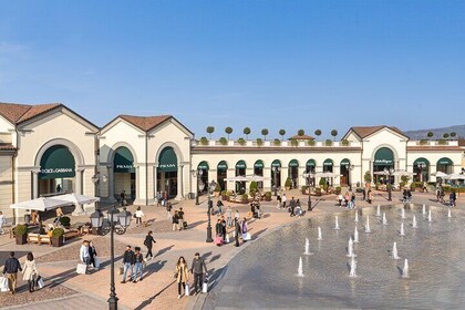 Vip shopping at Serravalle Designer Outlet with wine tasting in a Villa