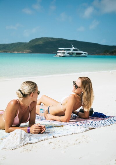 Activity Whitsunday and Whitehaven Half-Day Cruise