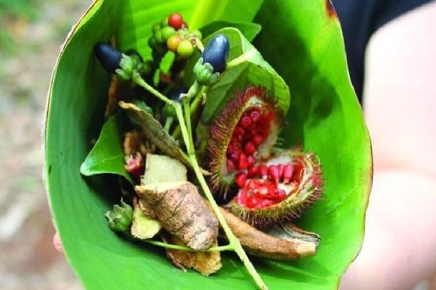 A bowl of Tanzaniaan spices and fruits