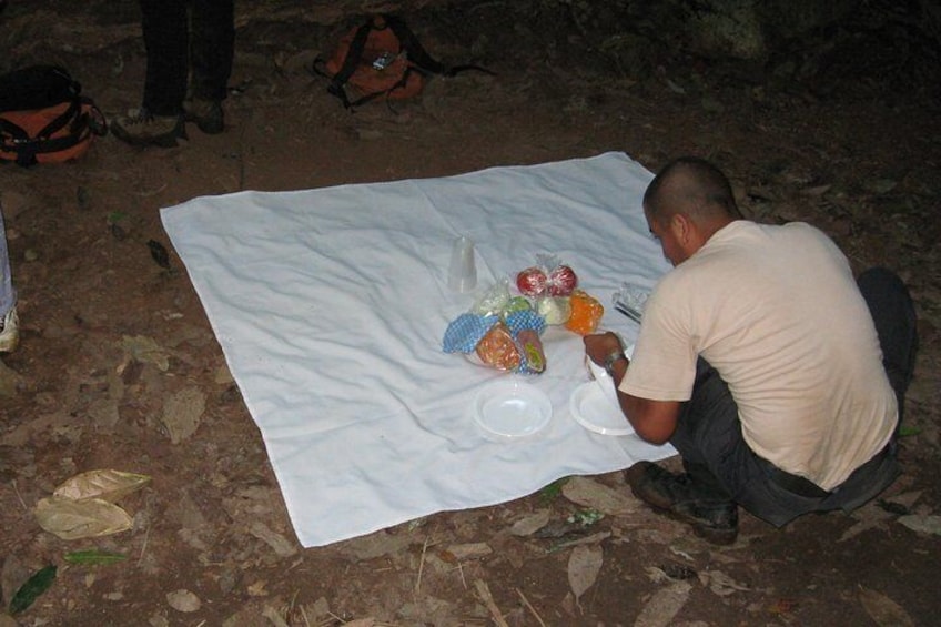 LOST WORLD CEREMONIAL CAVE- Exciting Adventure at Ian Anderson's Caves Branch