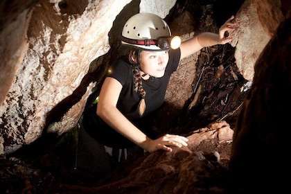 LOST WORLD CEREMONIAL CAVE- Exciting Adventure at Ian Anderson's Caves Bran...