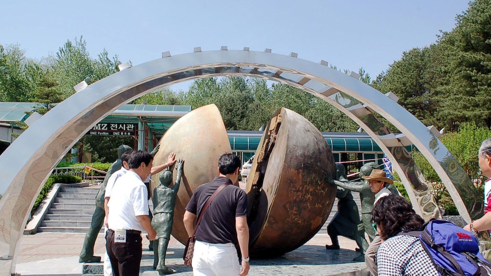 large split globe in seoul