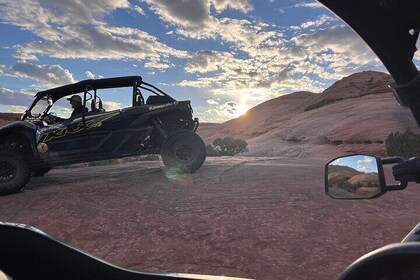 Hell's Revenge 4x4 Off-Roading Tour from Moab