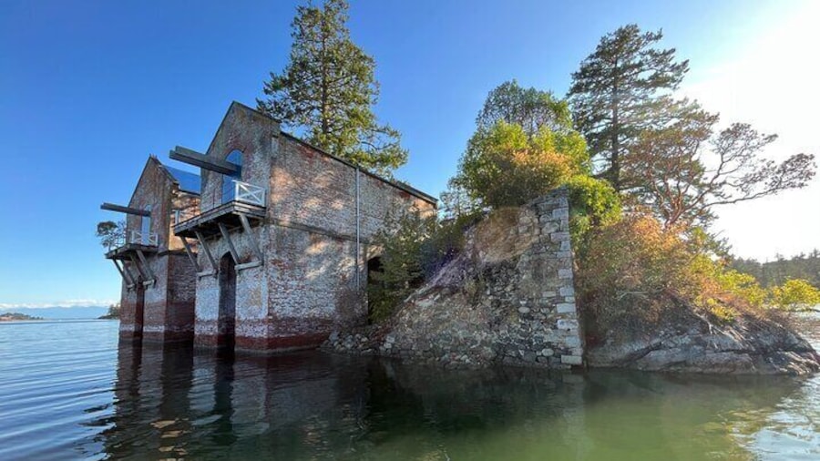 Paddling Esquimalt Harbor to Cole Island
