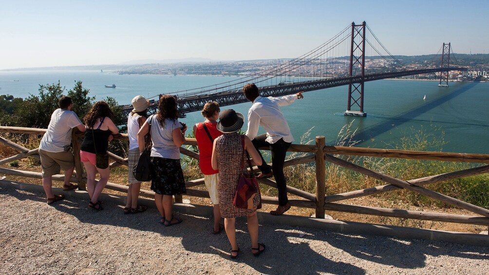 Apri foto 2 di 5. near the long suspension bridge in Portugal