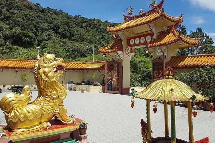 Sam Poh Temple