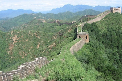 2-day Small group Iconic Great Wall Hiking at Gubeikou&Jinshanling led by f...