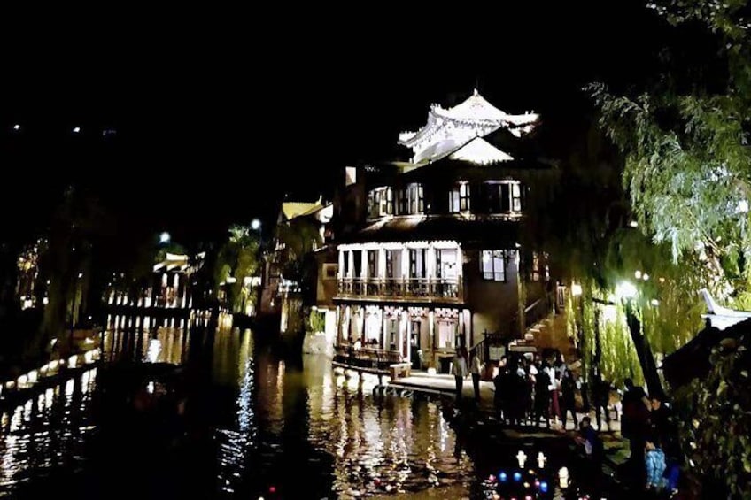 Night view for the Gubei Water Village
