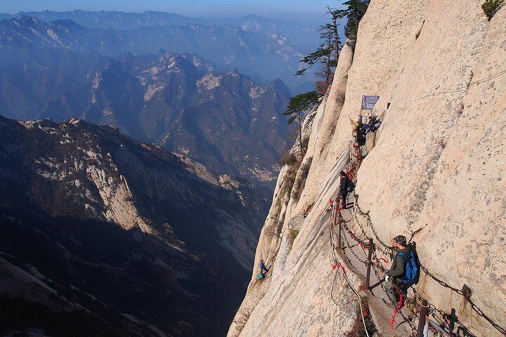 Xian Day Trip to Mt. Huashan with Round-trip Cable Car