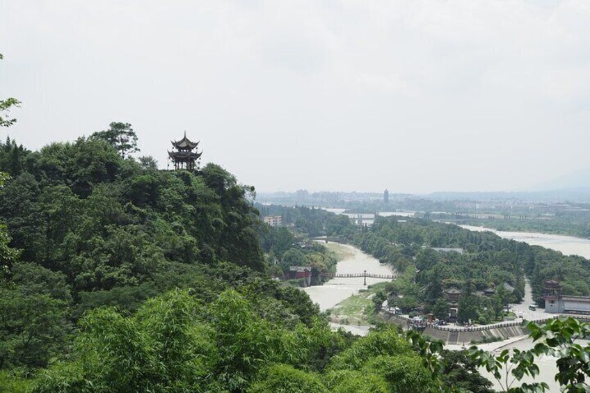 Dujiangyan Irrigation and Mt.Qingcheng 1 day private tour 