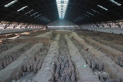 Xi'an Group Tour: Warriors of Qin and Han Dynasties With Evening Show