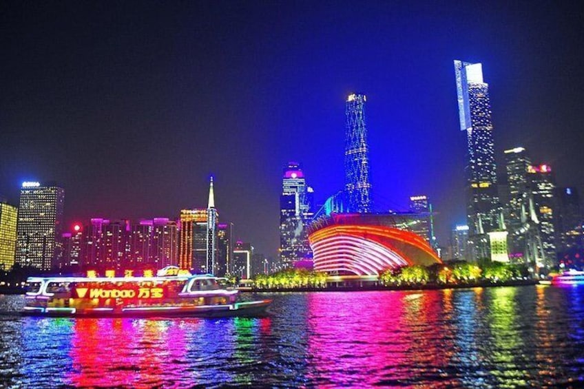 Private Guangzhou Night Tour with Canton Tower and Dim-Sum Dinner