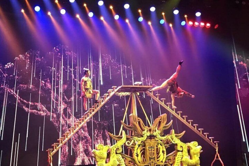 acrobatics show at chaoyang theatre 
