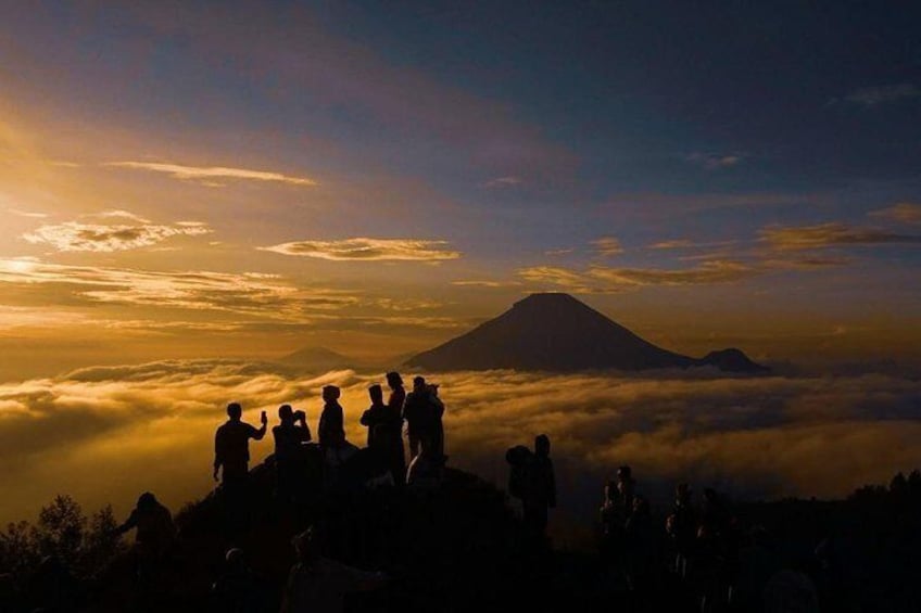 Sikunir Sunrise & Dieng Plateau Start Yogyakarta