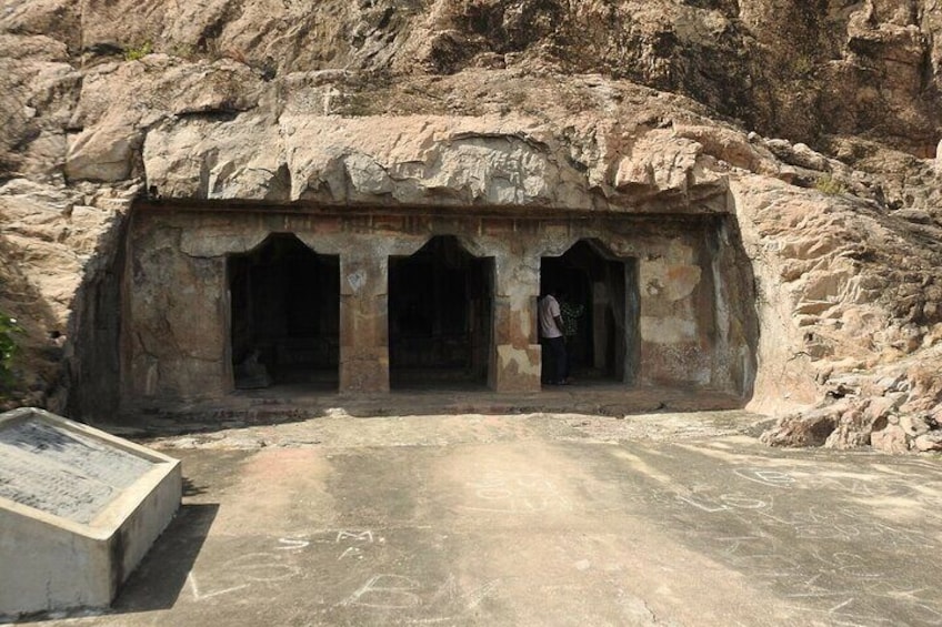 Mamanduru Rock Cut Temple