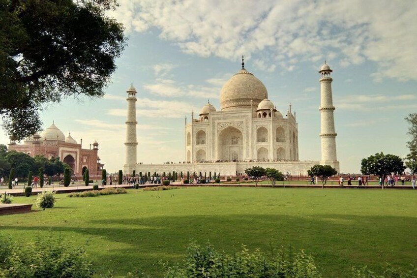 Overnight Agra Tour From Mumbai With Return Flights