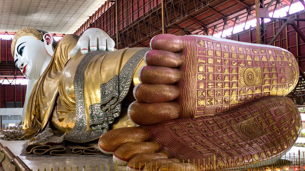 Large scale reclining buddha statue in Yangon