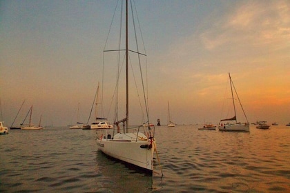 Mumbai Sky Line Private Sailing Excursion for up to 5ppl