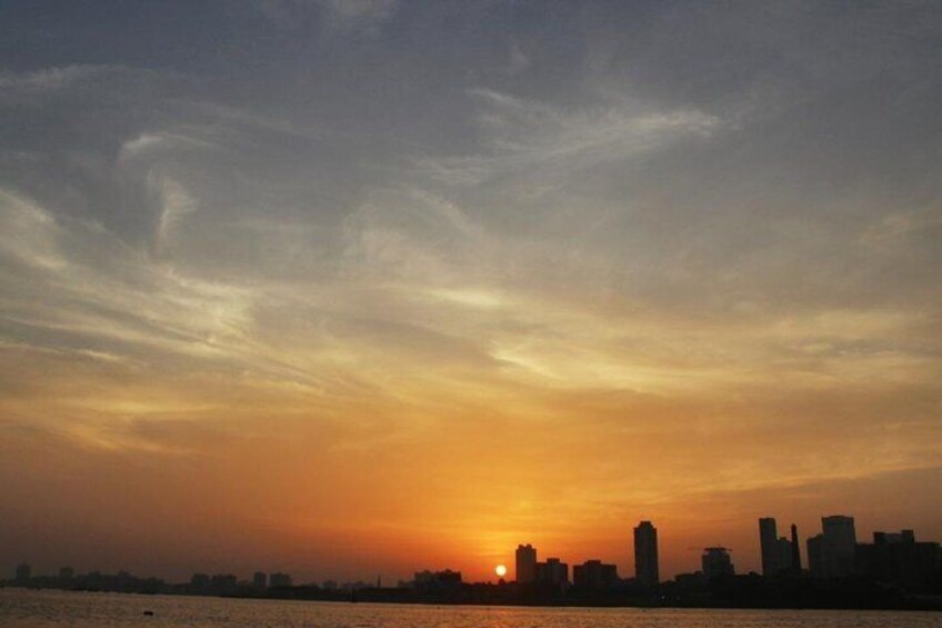 Mumbai Sky Line Sailing Excursion with Oyster Sailing 