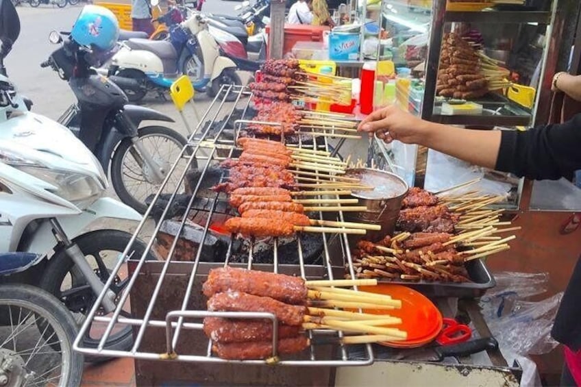 Phnom Penh Food Tour - Half Day
