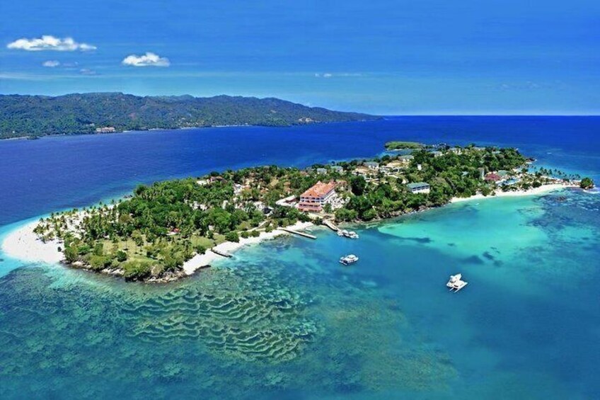Cayo Levantado at Bacardi Island including Boat transfer, Lunch and Snorkeling