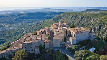 Small Group Cannes, Grasse & Gourdon Full Day Tour from Nice