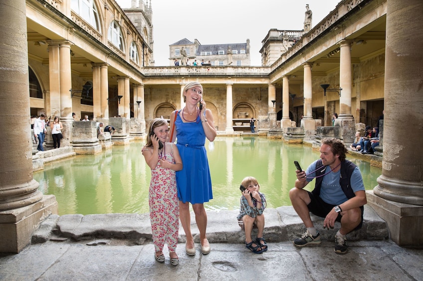 Stonehenge and Bath Tour with Roman Baths & Lunch Pack