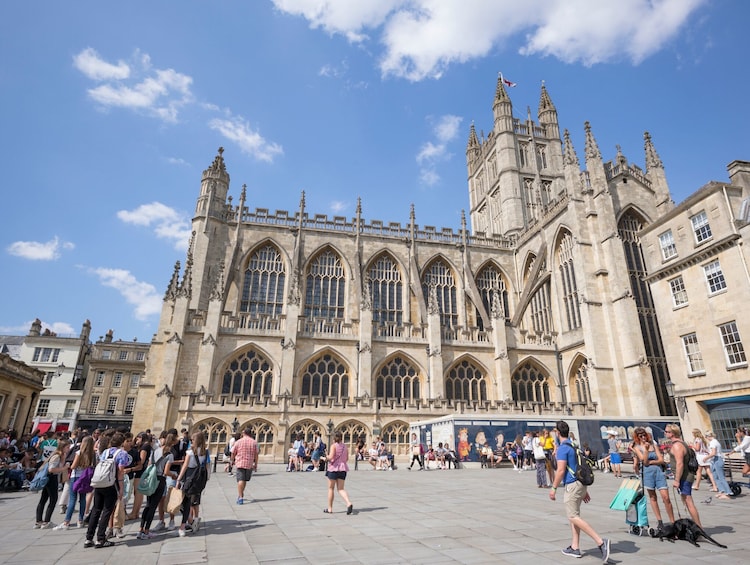 Stonehenge and Bath Tour with Roman Baths & Lunch Pack