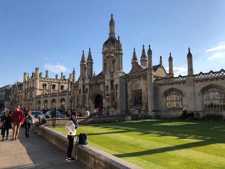 Oxford & Cambridge Full-Day Tour with Admission & Lunch Pack