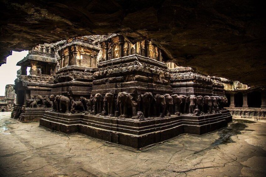 Ajanta and Ellora Caves Same Day from Aurangabad
