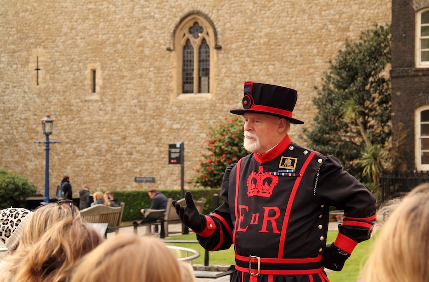 Best of Royal London:Tower of London, Thames Cruise & Changing of the Guard