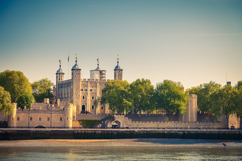 Best of Royal London:Tower of London, Thames Cruise & Changing of the Guard