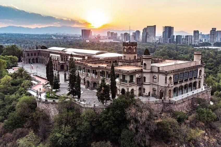 Private Tour in Mexico City Downtown | Anthropology Museum | Chapultepec Castle