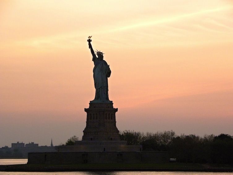 Valentines Dinner Intimate Dinner Cruise Statue of Liberty