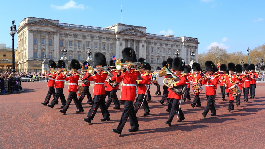 royal palace marching band playing in Buckingham Palace in London