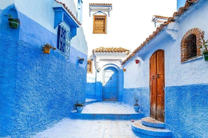 From Casablanca : Chefchaouen ,Tangier and Tetoune by the High Speed Train