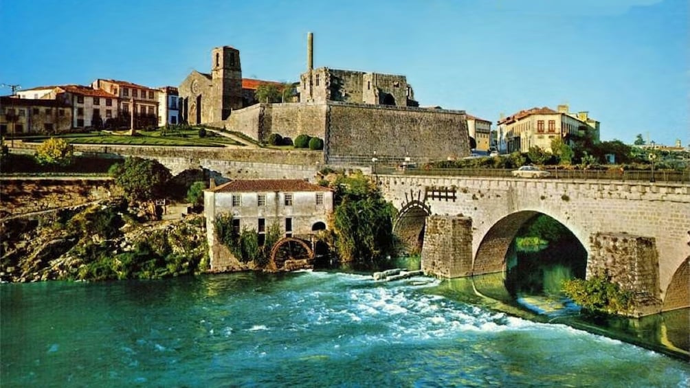 Bridge and ancient building in Barcelos