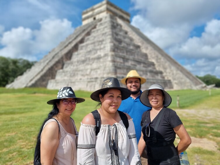 Chichen Itza Early Access with Buffet Lunch & Tequila tasting