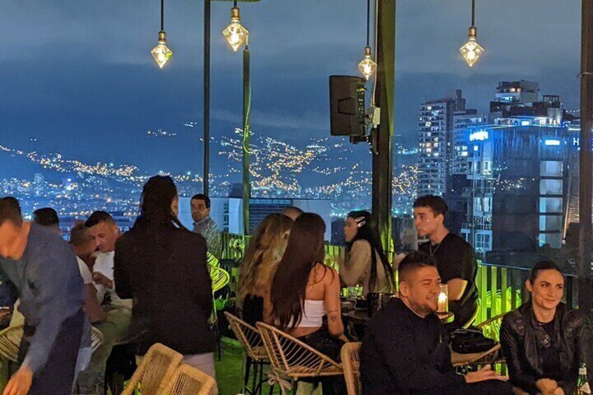 Live the Nightlife Rooftop Pub Crawl