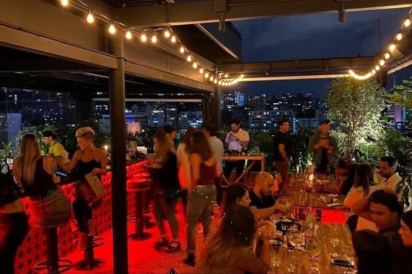 Live the Nightlife Rooftop Pub Crawl