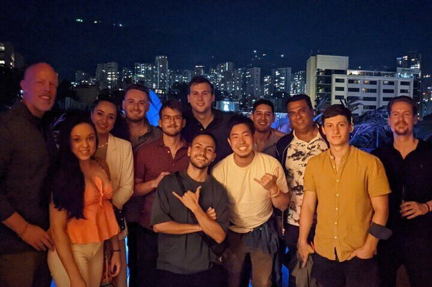 Live the Nightlife Rooftop Pub Crawl 