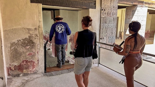 Teotihuacan Early or Afternoon Access Guided Tour with No Crowds