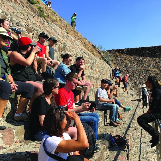 Teotihuacan with a Private Archeologist and liquors tasting